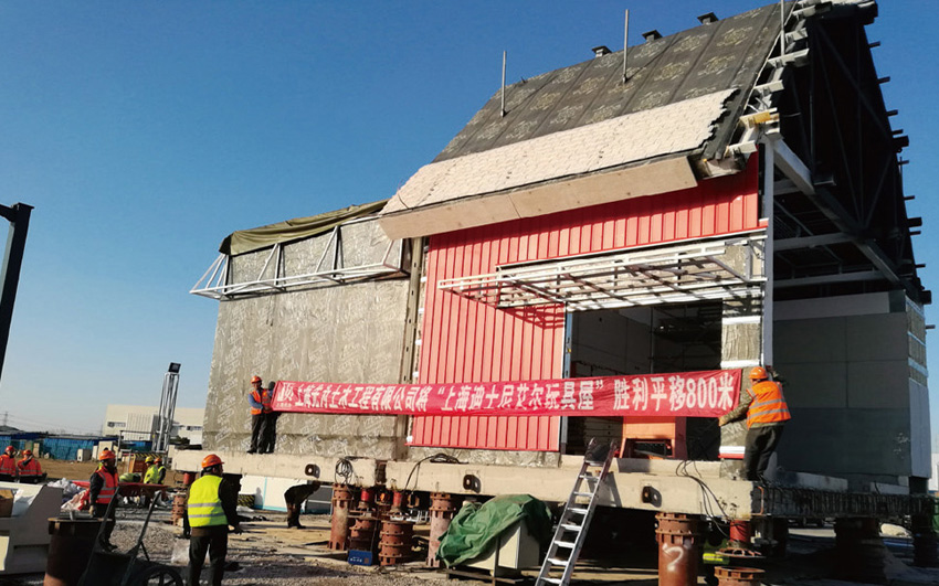 上海迪士尼艾尔玩具店SPMT液压车模块车载平移工程