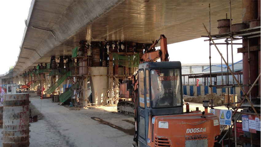 南通长江路高架原落地段连续箱梁整体调坡顶升工程