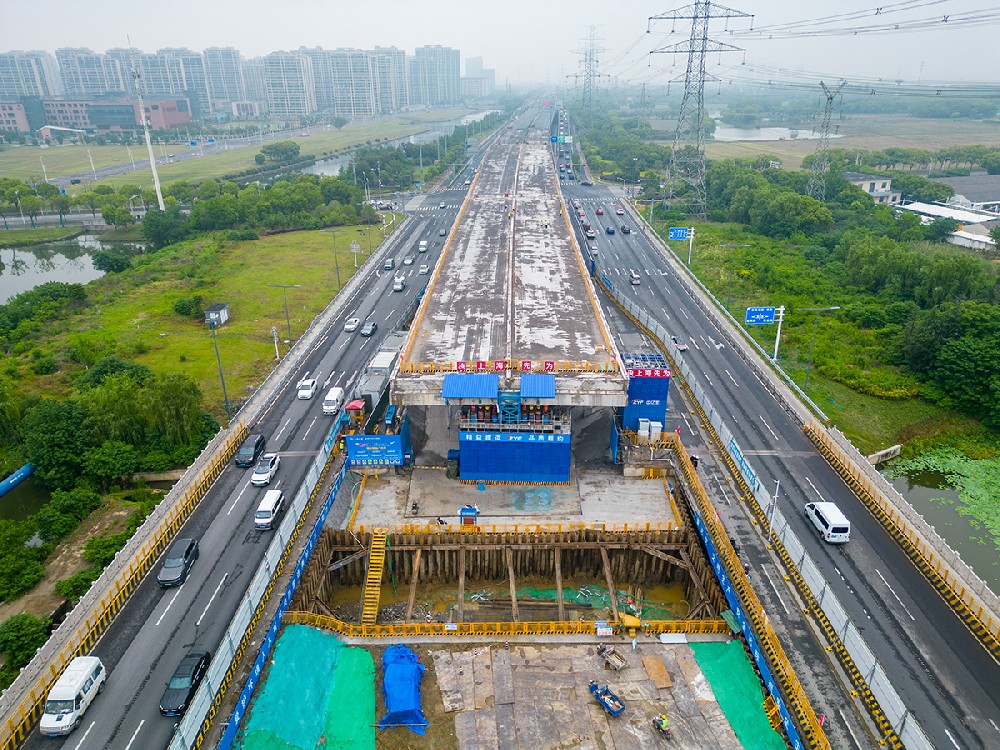 1.75万吨!江苏省在建工程最大规模桥梁调坡顶升到位!
